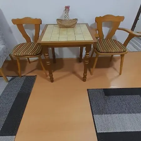 Apartman Stupine 公寓 图兹拉